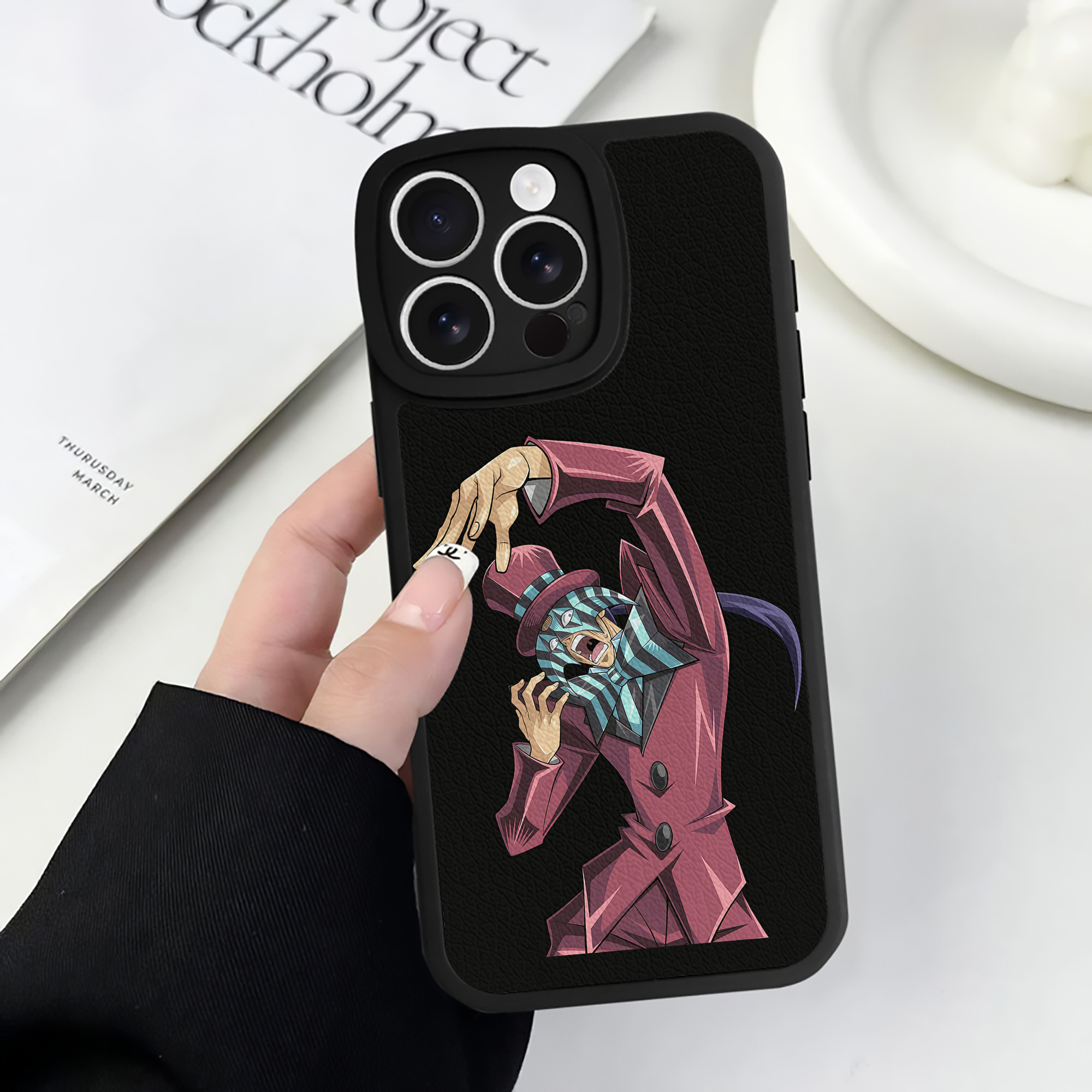 （画像用） 遊☆戯☆王 Yu-Gi-Oh! 【iPhone 16シリーズ対応】シリコンスマホケース（レザー調） 材質：シリコン